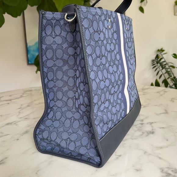 Dempsey Tote Bag 40 In Signature Jacquard With Stripe & Coach Patch C1548 Navy - Picture 6 of 14